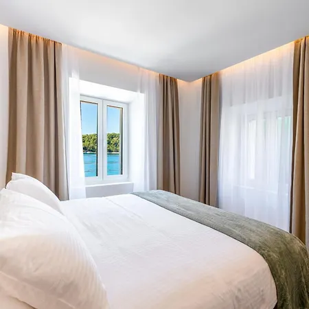 Apartment La Porta 3,seaview In The Center Cavtat