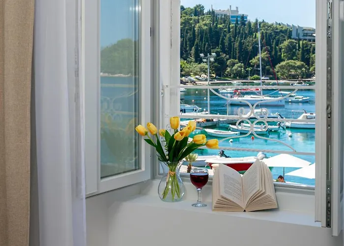 La Porta 3,seaview In The Center Appartement Cavtat